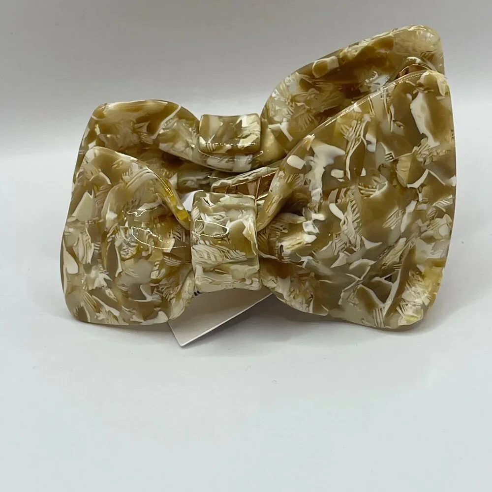NWT Marble Effect Bow Shaped Hair Clip